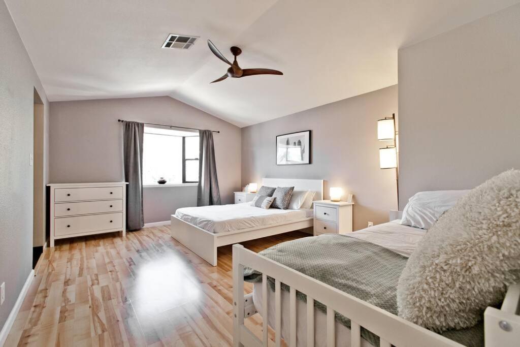 Bright, Modern 4Br With Beautiful Backyard & Pool! Villa Las Vegas Bagian luar foto